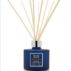 Scott Living Seaside Escape Glass Reed Diffuser - 118-ml.